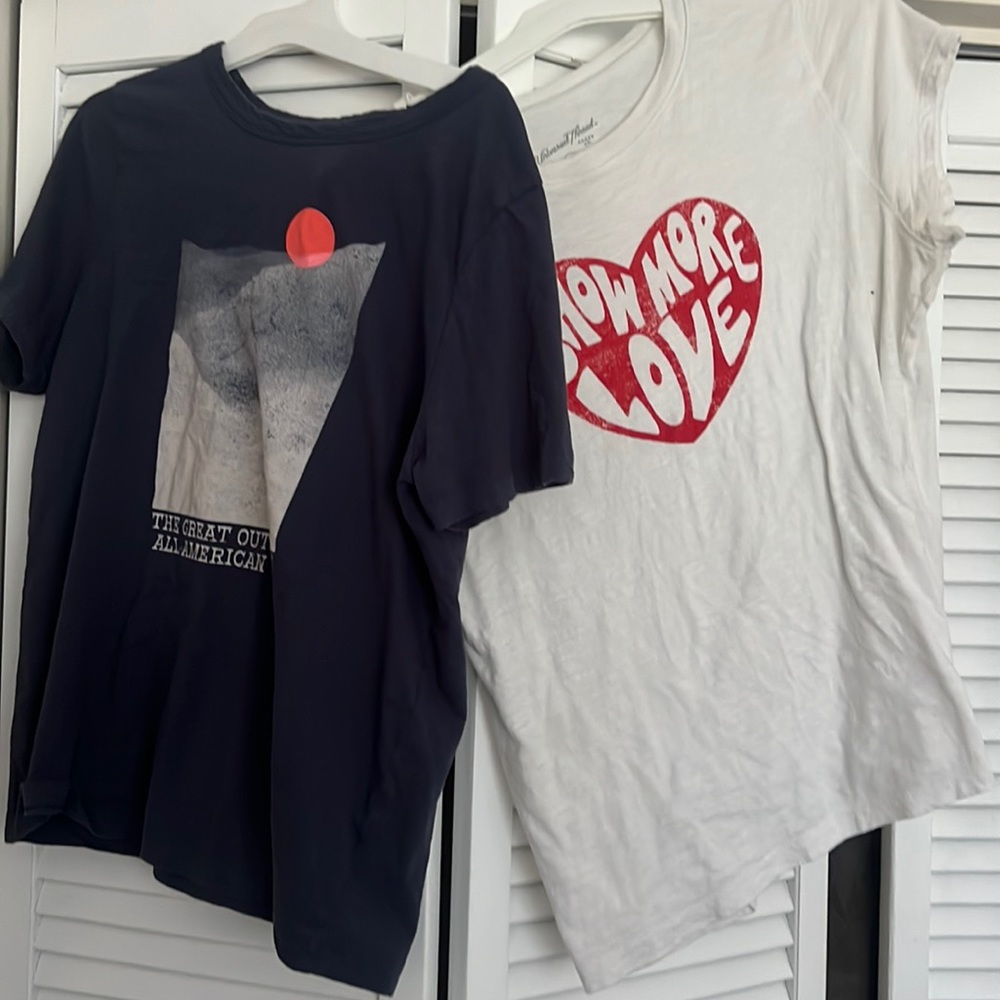 Universal Thread T-Shirt Bundle
